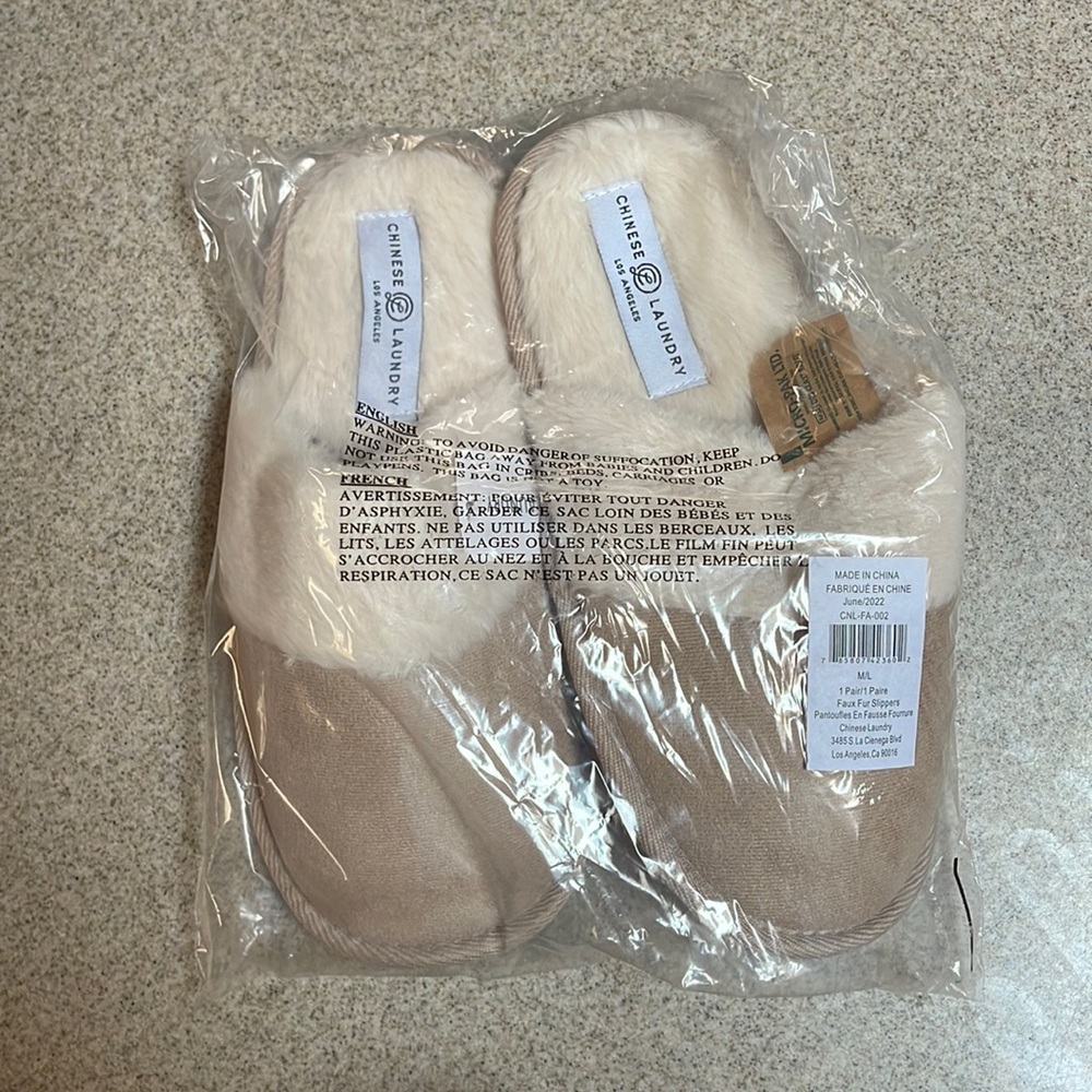 Chinese Laundry Slipper size M/L-Brand New